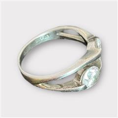Lady's Silver Ring with 2 Round Cut CZ 2.4dwt Size:7.5